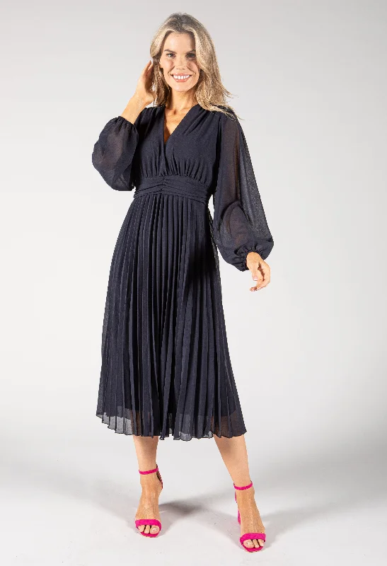 Midi dresses with ruched bodices for a feminine and fitted feel Plisse Pleat Waistband Detail Dress Midi dresses with ruched bodices for a feminine and fitted feel Plisse Pleat Waistband Detail Dress