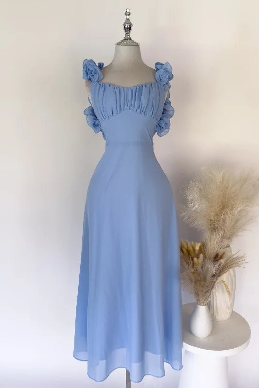 Midi dresses with denim fabric for a casual yet stylish day out Sage Maxi Dress - Blue Midi dresses with denim fabric for a casual yet stylish day out Sage Maxi Dress - Blue