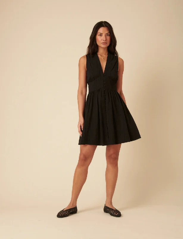 Mini dresses with mesh panels for a sexy and trendy look Black Linen-blend Sleeveless Starlight Mini Dress Mini dresses with mesh panels for a sexy and trendy look Black Linen-blend Sleeveless Starlight Mini Dress