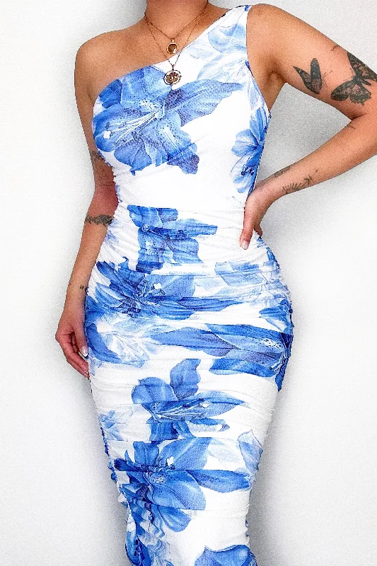 Midi dresses with mesh inserts for a trendy and breathable option Morgan Floral Midi Dress - Blue