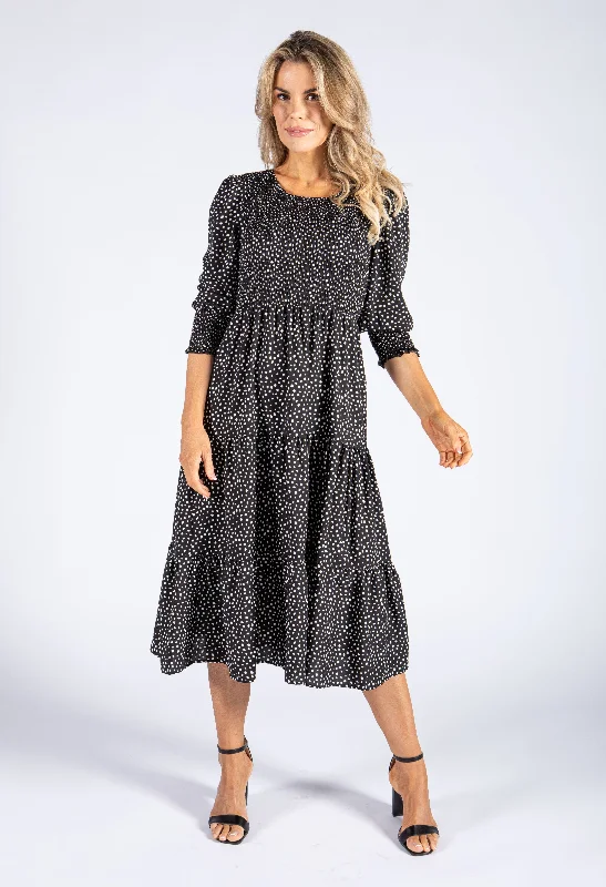 Midi dresses with geometric cutouts for a contemporary and edgy look Pretty Polka Dot Dress Midi dresses with geometric cutouts for a contemporary and edgy look Pretty Polka Dot Dress