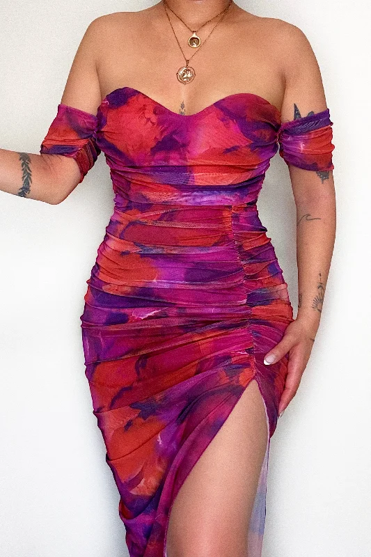 Midi dresses with animal prints for a bold and confident appearance Thekla Midi Dress Midi dresses with animal prints for a bold and confident appearance Thekla Midi Dress