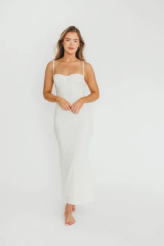 Midi dresses with printed lining for a hidden and stylish detail Amira Ruched Bustier Lace Up Back Maxi Dress in Ivory (Restocking in April) Midi dresses with printed lining for a hidden and stylish detail Amira Ruched Bustier Lace Up Back Maxi Dress in Ivory (Restocking in April)