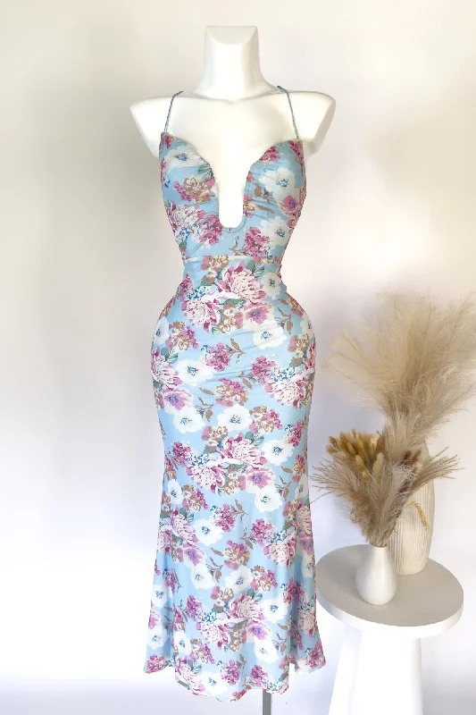 Midi dresses with one - shoulder designs for a modern and asymmetric style Zaira Floral Maxi Dress Midi dresses with one - shoulder designs for a modern and asymmetric style Zaira Floral Maxi Dress