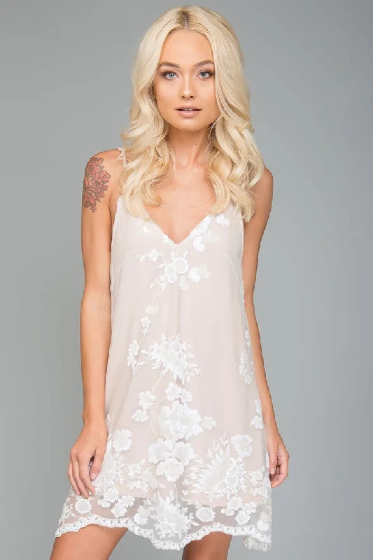 Pleated Women Dress with a Timeless and Elegant TextureAlexandra Embroidered Floral Going Out Dress White Pleated Women Dress with a Timeless and Elegant TextureAlexandra Embroidered Floral Going Out Dress White