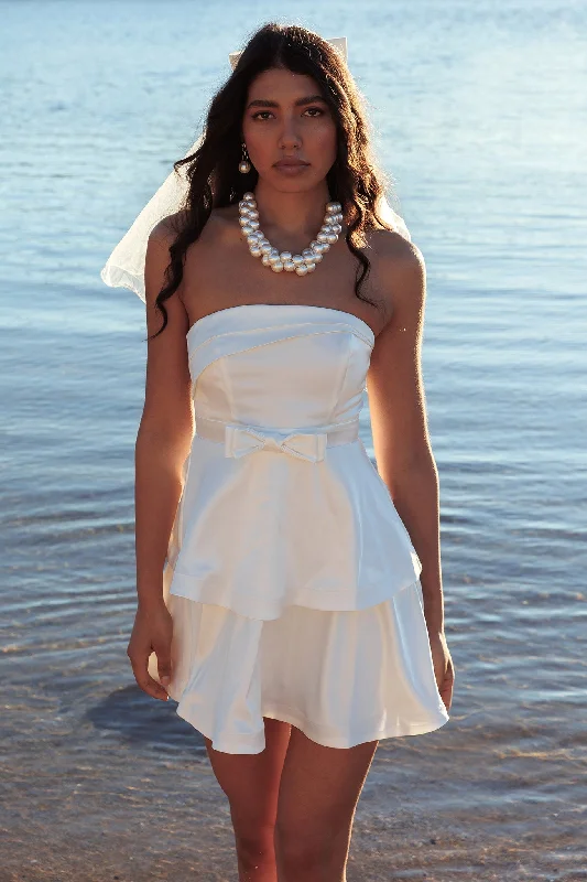 Halter Neck Women Dress to Show Off the Shoulders and NecklineAlix Strapless Tiered Ruffle Mini Dress White Halter Neck Women Dress to Show Off the Shoulders and NecklineAlix Strapless Tiered Ruffle Mini Dress White