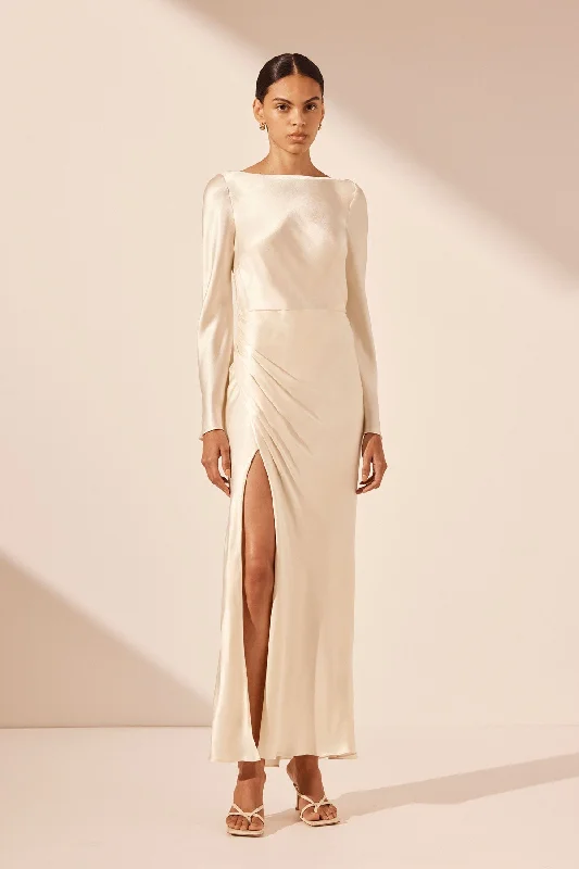 Mini Women Dress with a Short Hem for a Young and Trendy StyleLA LUNE FLARED SLEEVE SIDE SPLIT MIDI DRESS - CREAM Mini Women Dress with a Short Hem for a Young and Trendy StyleLA LUNE FLARED SLEEVE SIDE SPLIT MIDI DRESS - CREAM