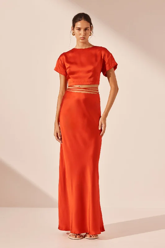 Sheath Women Dress with a Tailored Fit for a Professional LookMILENNA SILK BIAS TIE MAXI SKIRT - CHILLI RED Sheath Women Dress with a Tailored Fit for a Professional LookMILENNA SILK BIAS TIE MAXI SKIRT - CHILLI RED