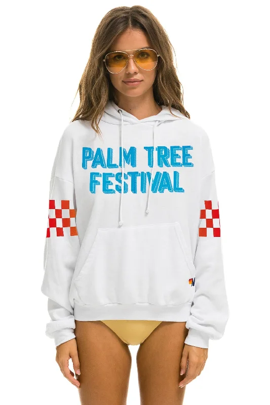 Women's hoodie with a glittery print for a glamorous and sparkly appearancePALM TREE FESTIVAL ASPEN 2023 PULLOVER HOODIE RELAXED - WHITE Women's hoodie with a glittery print for a glamorous and sparkly appearancePALM TREE FESTIVAL ASPEN 2023 PULLOVER HOODIE RELAXED - WHITE