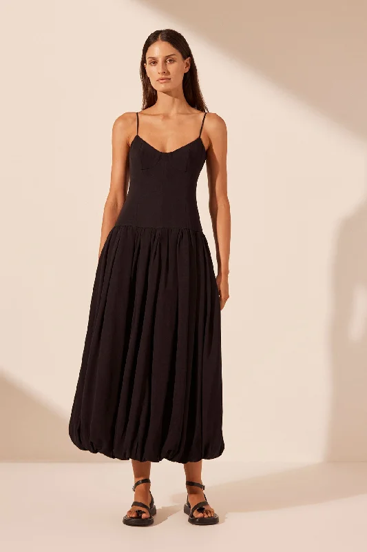 Long - Sleeve Women Dress in Velvet for a Luxurious Winter LookVENTO BUSTIER BUBBLE MIDI DRESS - BLACK Long - Sleeve Women Dress in Velvet for a Luxurious Winter LookVENTO BUSTIER BUBBLE MIDI DRESS - BLACK
