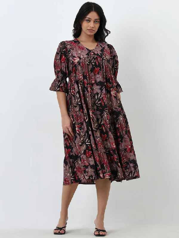 Maxi Women Dress with Floral Print for a Bohemian Vibe Maxi Women Dress with Floral Print for a Bohemian Vibe Diza Black Floral Printed Tiered Dress Maxi Women Dress with Floral Print for a Bohemian Vibe Maxi Women Dress with Floral Print for a Bohemian Vibe Diza Black Floral Printed Tiered Dress