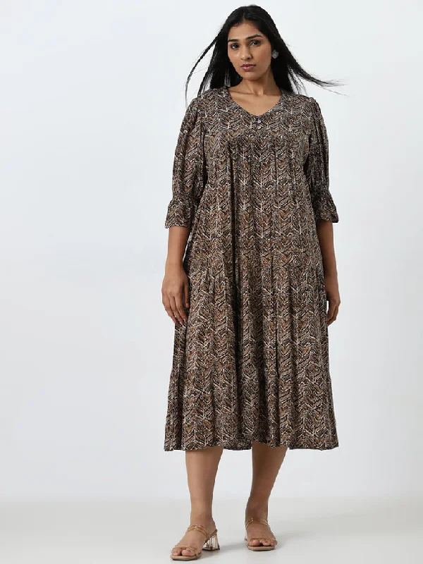 Long - Sleeve Women Dress in Velvet for a Luxurious Winter Look Long - Sleeve Women Dress in Velvet for a Luxurious Winter Look Diza Brown Leaf Printed Fit-and-Flare Tiered Dress Long - Sleeve Women Dress in Velvet for a Luxurious Winter Look Long - Sleeve Women Dress in Velvet for a Luxurious Winter Look Diza Brown Leaf Printed Fit-and-Flare Tiered Dress