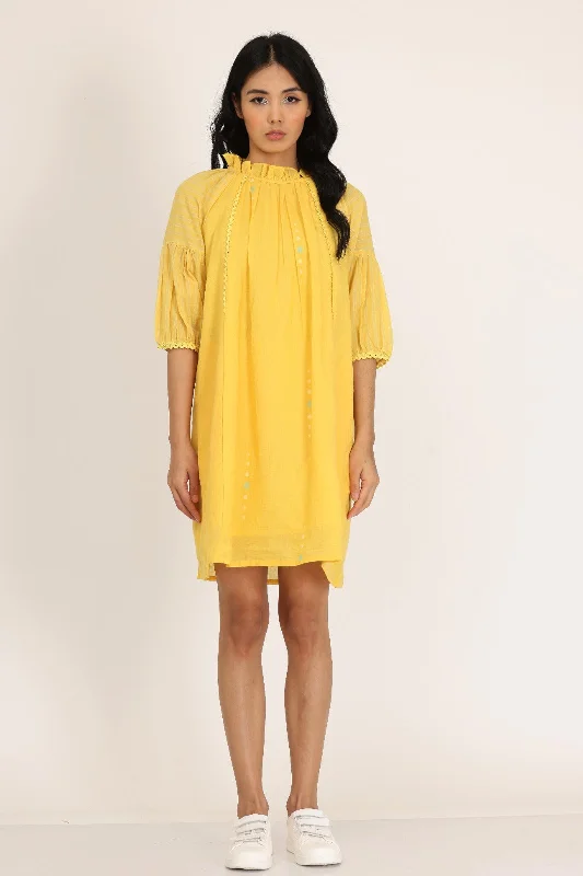 Halter Neck Women Dress to Show Off the Shoulders and Neckline Halter Neck Women Dress to Show Off the Shoulders and Neckline FRILL NECK SHORT DRESS Halter Neck Women Dress to Show Off the Shoulders and Neckline Halter Neck Women Dress to Show Off the Shoulders and Neckline FRILL NECK SHORT DRESS