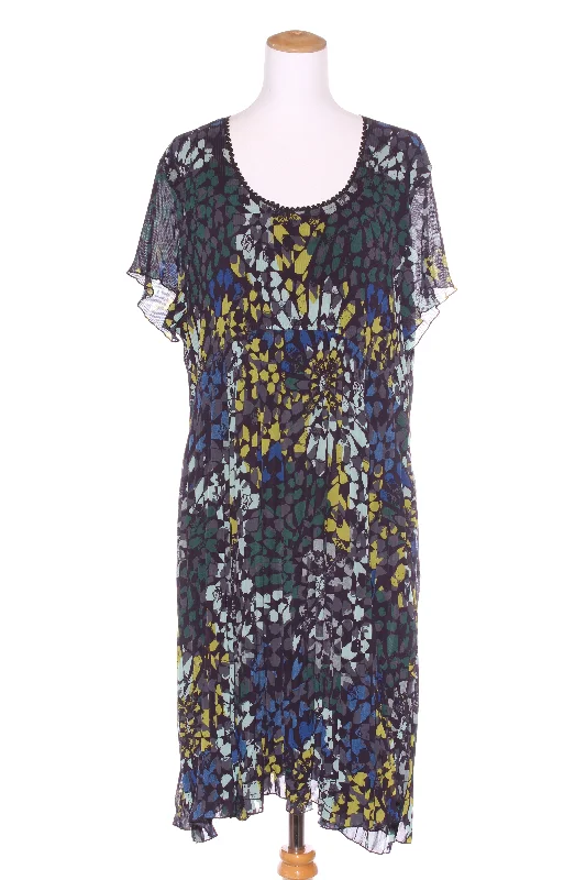 Printed Abstract Women Dress for a Modern and Artistic Appeal Printed Abstract Women Dress for a Modern and Artistic Appeal VIRTUELLE - Micro pleat print dress! 24 Printed Abstract Women Dress for a Modern and Artistic Appeal Printed Abstract Women Dress for a Modern and Artistic Appeal VIRTUELLE - Micro pleat print dress! 24