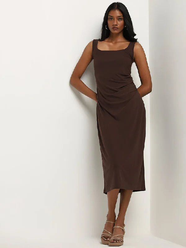 Pleated Women Dress with a Timeless and Elegant Texture Pleated Women Dress with a Timeless and Elegant Texture Wardrobe Brown Solid Slip Dress Pleated Women Dress with a Timeless and Elegant Texture Pleated Women Dress with a Timeless and Elegant Texture Wardrobe Brown Solid Slip Dress