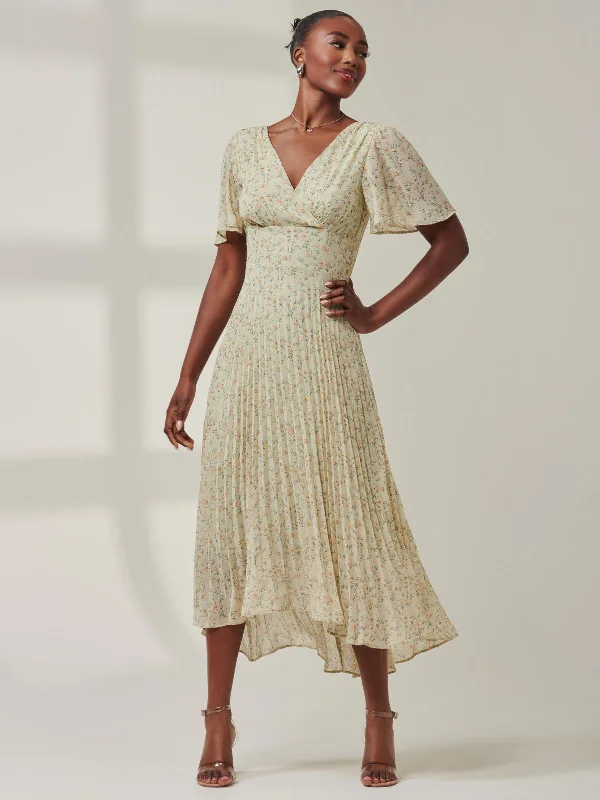 Maxi dresses with side slits for a touch of allureChelsea Pleated Chiffon Dip Hem Maxi Dress, Green Floral Maxi dresses with side slits for a touch of allureChelsea Pleated Chiffon Dip Hem Maxi Dress, Green Floral