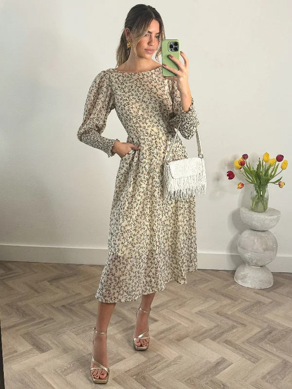 Maxi dresses with a halter neck for a stylish and sophisticated choiceChiffon Maxi Dress with Shirred Cuffs, Beige Floral Maxi dresses with a halter neck for a stylish and sophisticated choiceChiffon Maxi Dress with Shirred Cuffs, Beige Floral