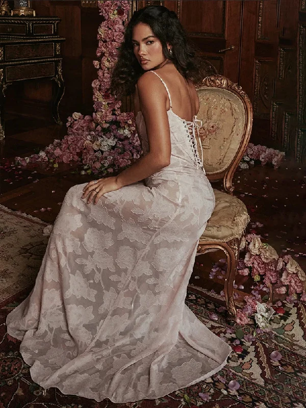 Maxi dresses with an asymmetric hem for a fashion - forward and eye - catching designA-line Lace Spaghetti Strap Backless Nightclub Long Sexy Summer Maxi Dress Maxi dresses with an asymmetric hem for a fashion - forward and eye - catching designA-line Lace Spaghetti Strap Backless Nightclub Long Sexy Summer Maxi Dress