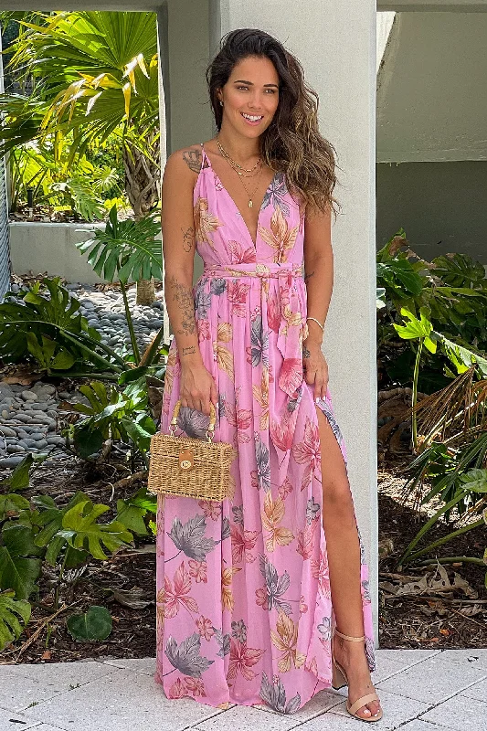 Maxi dresses with a ruffled neckline for a charming lookPink Printed Maxi Dress With Slit Maxi dresses with a ruffled neckline for a charming lookPink Printed Maxi Dress With Slit