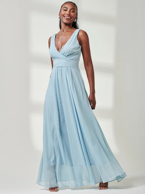 Maxi dresses with a halter neck for a stylish and sophisticated choicePleated Bodice Chiffon Maxi Dress, Ice Blue Maxi dresses with a halter neck for a stylish and sophisticated choicePleated Bodice Chiffon Maxi Dress, Ice Blue