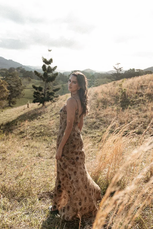 Plaid midi dresses for a fall - themed family gatheringFia Midi Dress - Tan Floral