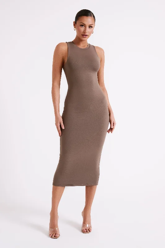 Midi dresses with geometric cutouts for a contemporary and edgy lookJill Sleeveless Tank Midi Dress - Coco Midi dresses with geometric cutouts for a contemporary and edgy lookJill Sleeveless Tank Midi Dress - Coco
