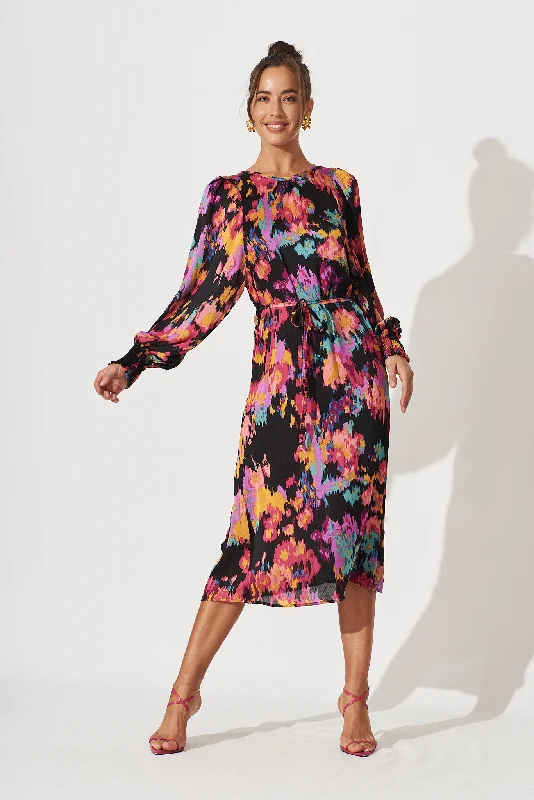 Midi dresses with ruched bodices for a feminine and fitted feelNerilee Midi Dress In Black Multi Print Midi dresses with ruched bodices for a feminine and fitted feelNerilee Midi Dress In Black Multi Print