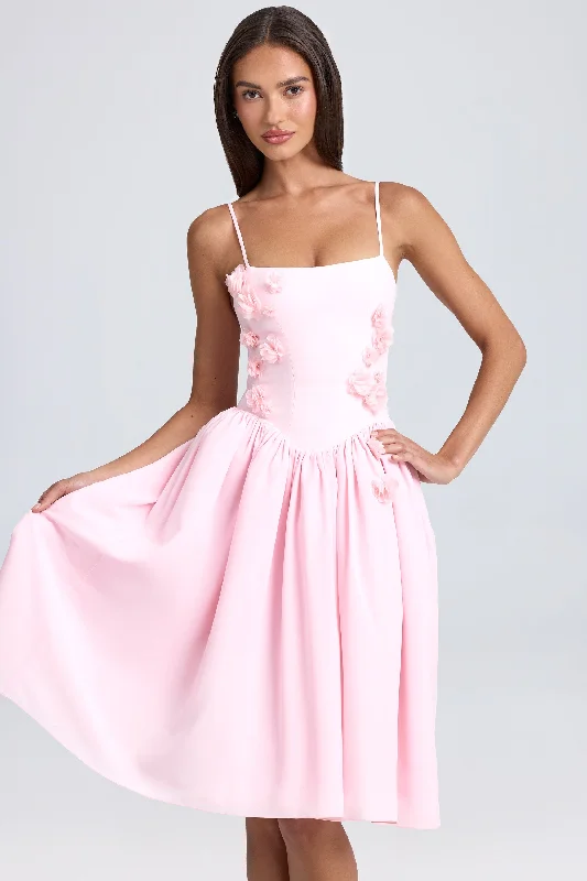 Midi dresses with denim fabric for a casual yet stylish day outFloral-Appliqué Midi Dress in Blush Midi dresses with denim fabric for a casual yet stylish day outFloral-Appliqué Midi Dress in Blush