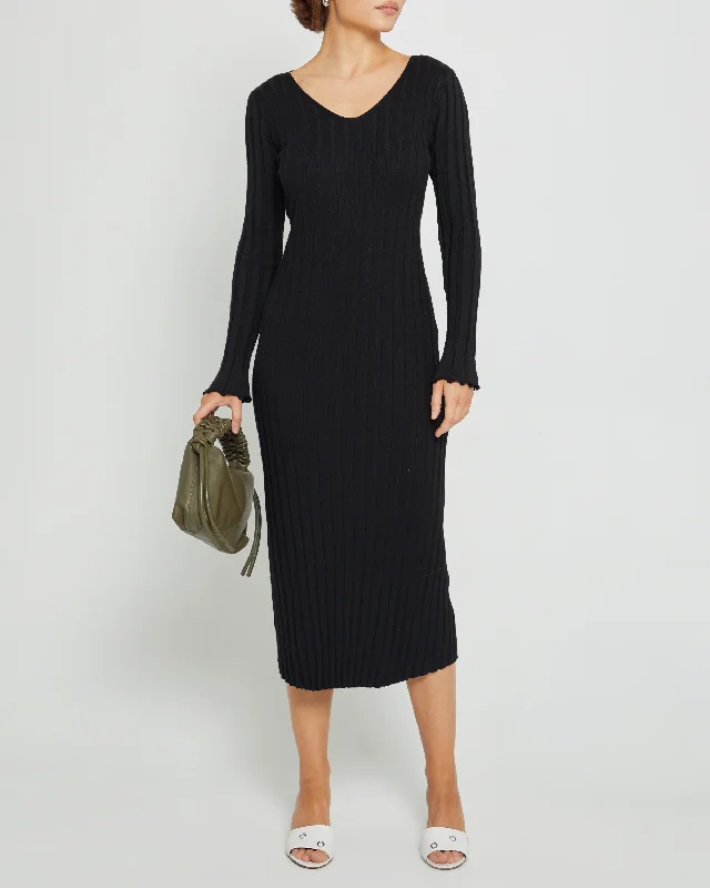Midi dresses with ruched bodices for a feminine and fitted feelElizabeth Dress