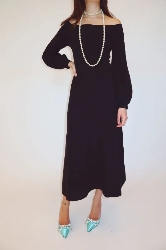 Midi dresses with halter necks for a stylish and comfortable optionThe Maude Dress - Black Midi dresses with halter necks for a stylish and comfortable optionThe Maude Dress - Black