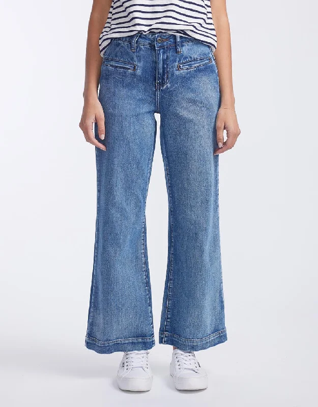 Plus Size Men's Bootcut Jeans with a Relaxed Waist for a Classic and Comfortable FitFreya Jeans - Waterfall