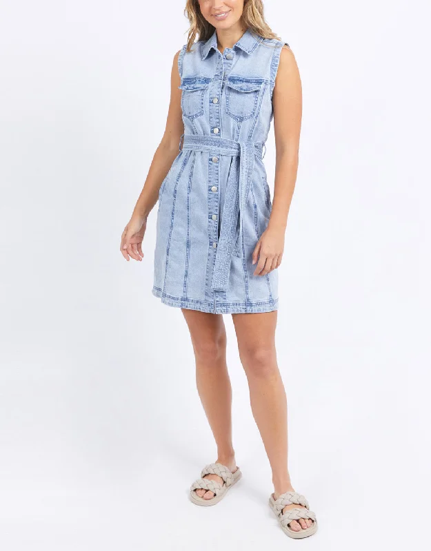 Men's Jeans with a Hidden Coin Pocket for Added ConvenienceTalbert Sleeveless Dress - Light Blue Men's Jeans with a Hidden Coin Pocket for Added ConvenienceTalbert Sleeveless Dress - Light Blue
