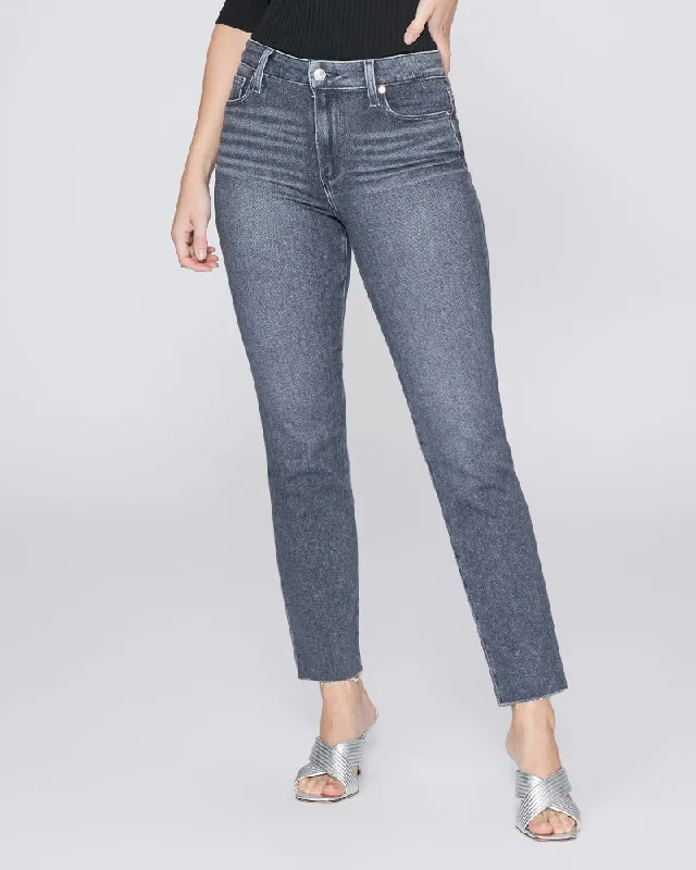 Women's junior - sized denim pants Distressed women jeans for a trendy and edgy look Cindy Women's junior - sized denim pants Distressed women jeans for a trendy and edgy look Cindy