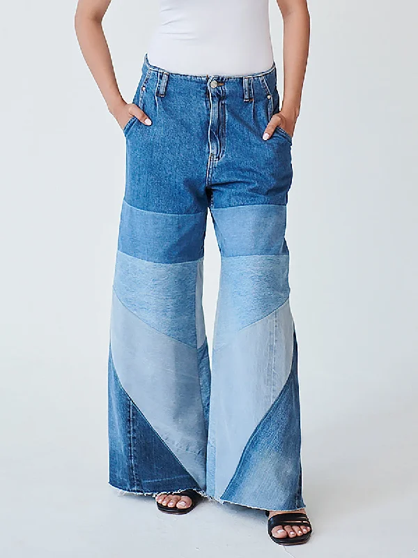 Women's straight - leg lounge pants Mom jeans for a nostalgic and casual look High Waisted Upcycled Oversized Flare Jeans Women's straight - leg lounge pants Mom jeans for a nostalgic and casual look High Waisted Upcycled Oversized Flare Jeans