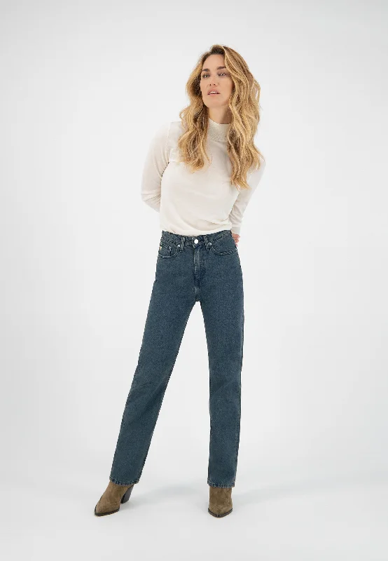 Women's pleated office pants Dark - wash women jeans for a sophisticated and slimming effect Relax Rose Organic Cotton Jeans - Whale Blue Women's pleated office pants Dark - wash women jeans for a sophisticated and slimming effect Relax Rose Organic Cotton Jeans - Whale Blue
