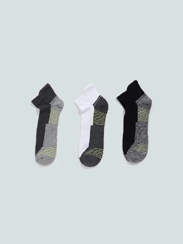 Women's silk evening pants Stretch women jeans for enhanced mobility and comfort WES Lounge Black Trainer Socks - Pack of 3 Women's silk evening pants Stretch women jeans for enhanced mobility and comfort WES Lounge Black Trainer Socks - Pack of 3