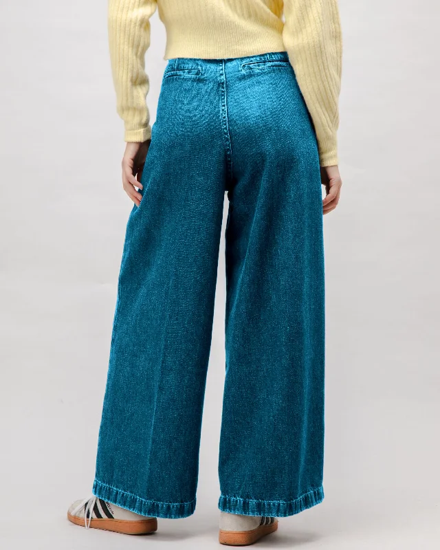 Women's pants for gym workouts Light - wash women jeans for a fresh and summery appearance Wide Leg Denim Pleated Light Blue Women's pants for gym workouts Light - wash women jeans for a fresh and summery appearance Wide Leg Denim Pleated Light Blue