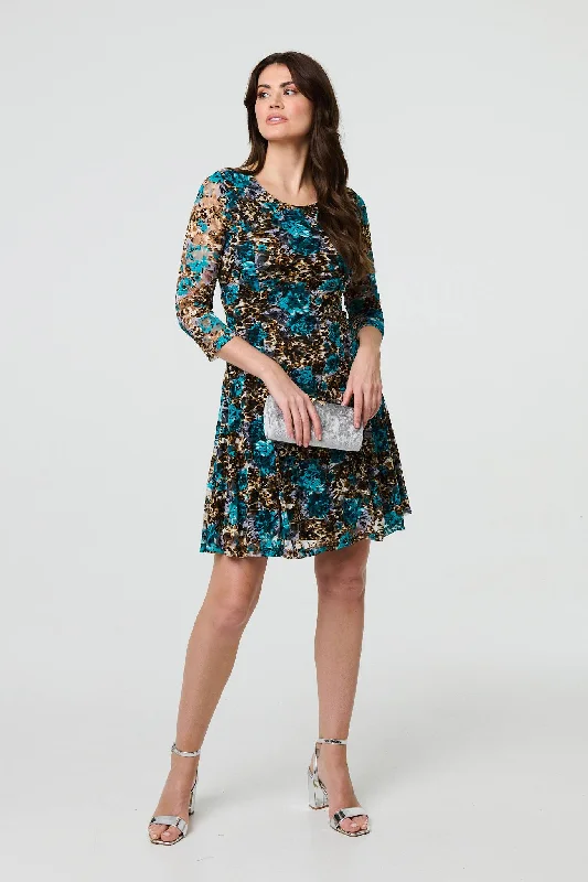 Mini dresses with spaghetti straps for a delicate lookFloral Lace Short Fit & Flare Dress Mini dresses with spaghetti straps for a delicate lookFloral Lace Short Fit & Flare Dress