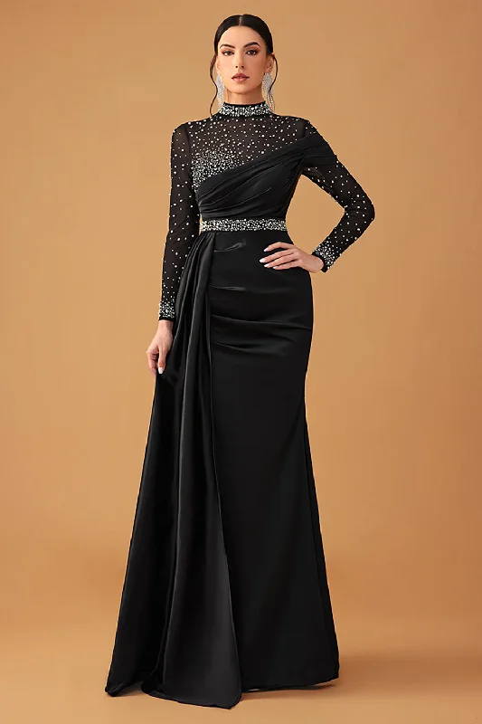 Cocktail dresses with a velvet - trimmed collar and a short skirtBlack Sparkly A Line Halter Long Prom Dress with Beading Cocktail dresses with a velvet - trimmed collar and a short skirtBlack Sparkly A Line Halter Long Prom Dress with Beading