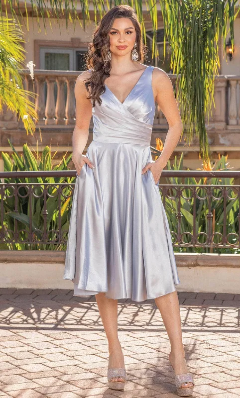 Cocktail dresses with a fringe detail and a sleeveless designDancing Queen 3323A - Sleeveless Tea-length Dress Cocktail dresses with a fringe detail and a sleeveless designDancing Queen 3323A - Sleeveless Tea-length Dress