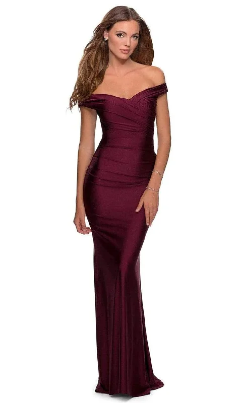 Wedding guest dresses with puff sleeves and knee - length hemsLa Femme - 28450 Off-Shoulder Ruched Jersey Simple Prom Sheath Dress Wedding guest dresses with puff sleeves and knee - length hemsLa Femme - 28450 Off-Shoulder Ruched Jersey Simple Prom Sheath Dress