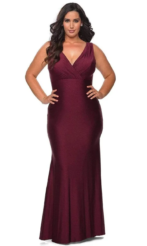 Formal dresses with pleated yokes and button - up fronts for a classic and refined lookLa Femme - 29016 Sleeveless V-Neck Long Modest Prom Jersey Gown Formal dresses with pleated yokes and button - up fronts for a classic and refined lookLa Femme - 29016 Sleeveless V-Neck Long Modest Prom Jersey Gown