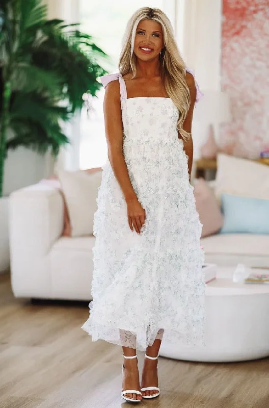 Party dresses with a jacquard pattern for a rich and detailed lookLilac Blooms Midi Dress - Lilac Party dresses with a jacquard pattern for a rich and detailed lookLilac Blooms Midi Dress - Lilac