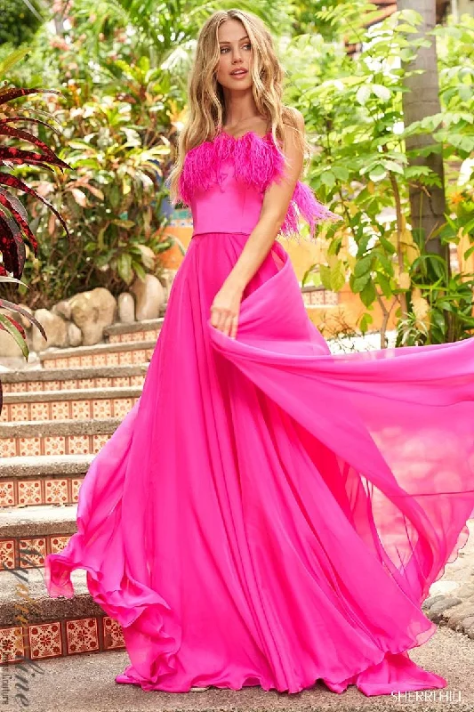 Mermaid - cut formal dresses in satin for a glamorous prom nightSherri Hill 54909