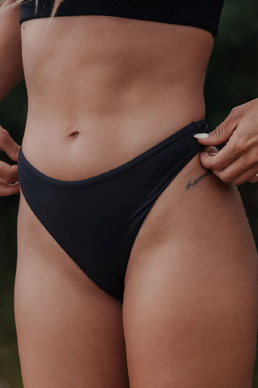 Sustainable bikini made from recycled materials for eco - conscious beachgoersManzanillo Bottom Sustainable bikini made from recycled materials for eco - conscious beachgoersManzanillo Bottom